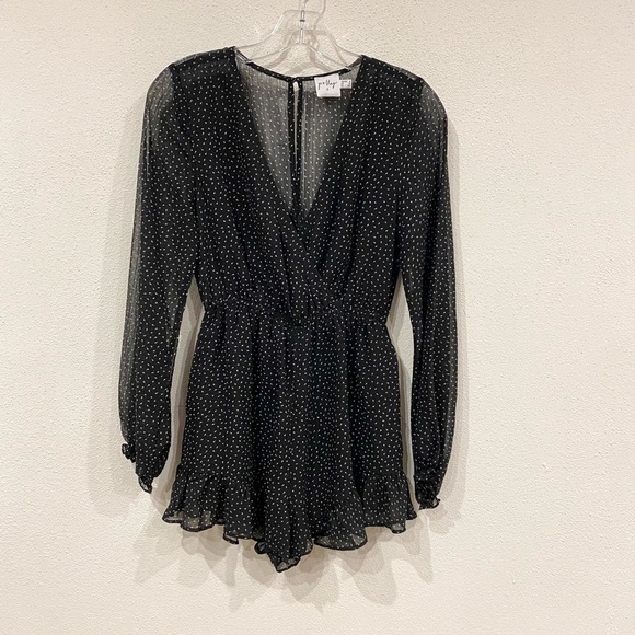 Princess Polly Arrow Romper Size 2 EUC - Picture 2 of 4